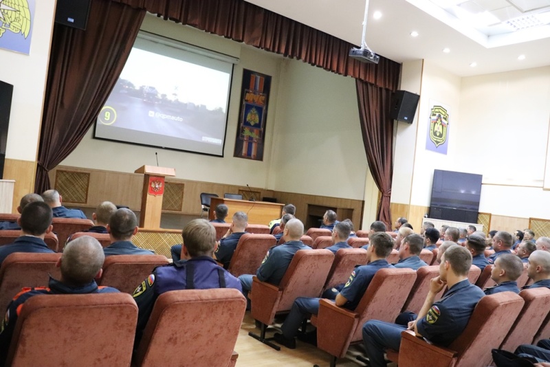 С личным составом проведено занятие по безопасности  дорожного движения.