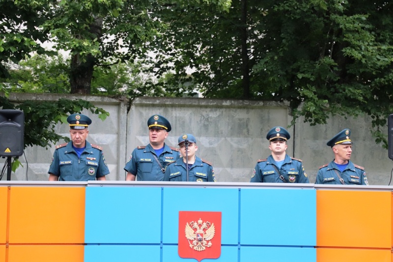 По случаю начала летнего периода обучения в центре проведено торжественное построение и митинг. По случаю начала летнего периода обучения в центре проведено торжественное построение и митинг.