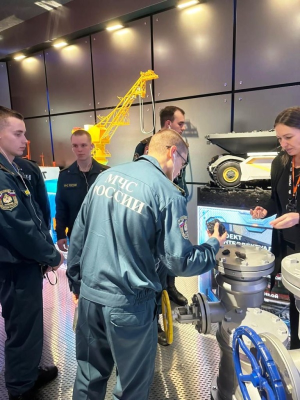 Военнослужащие по призыву посетили Национальный центр «Россия».