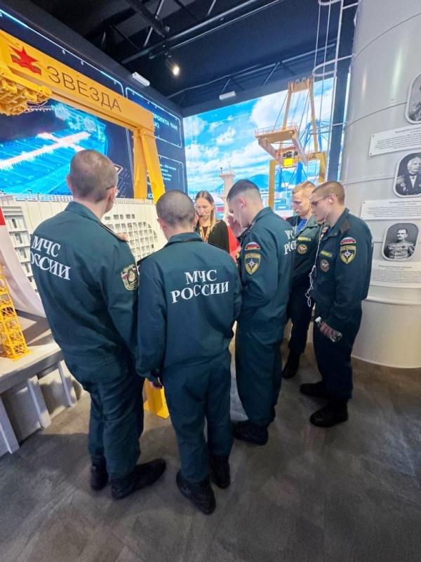 Военнослужащие по призыву посетили Национальный центр «Россия».