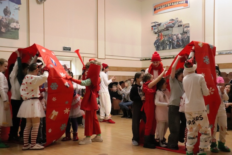 Детский Новогодний утренник.