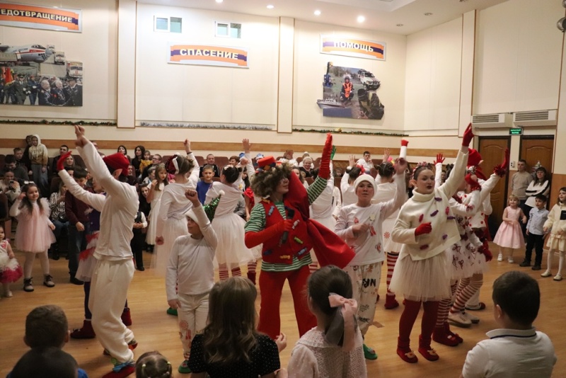 Детский Новогодний утренник.