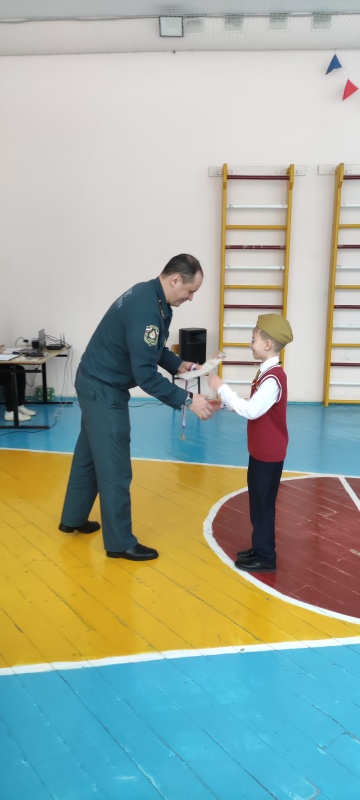 Смотр строя и песни, посвященный Дню защитника Отечества проведен в Старорузской средней школе.