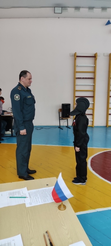 Смотр строя и песни, посвященный Дню защитника Отечества проведен в Старорузской средней школе.