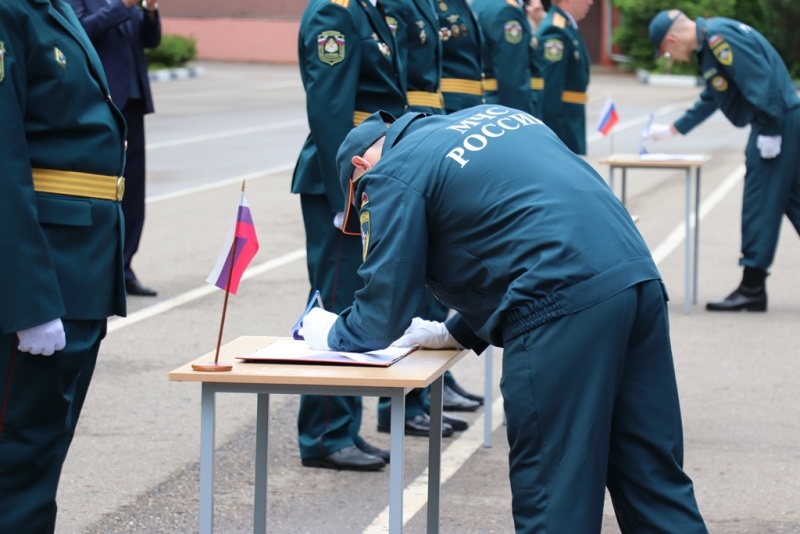 Церемония приведения к военной присяге состоялась в центре.
