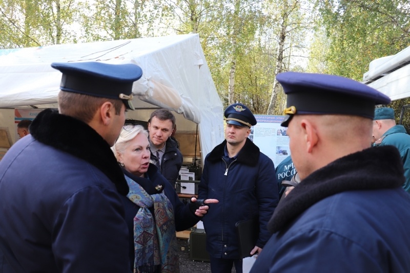 Практические занятия с начальниками связи территориальных органов и учреждений МЧС России.