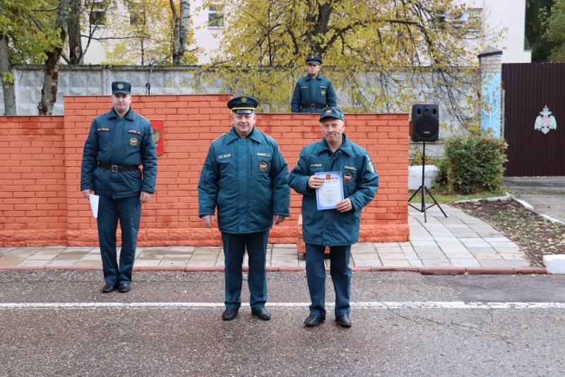 Торжественное построение в связи с празднованием 86 годовщины образования гражданской обороны.