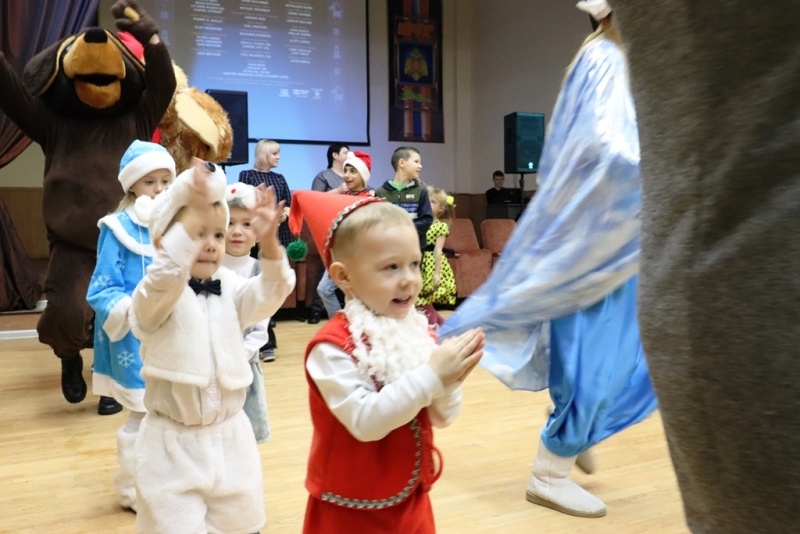 Детский новогодний утренник 