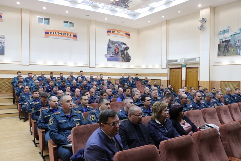 Практические занятия с начальниками связи территориальных органов и учреждений МЧС России.